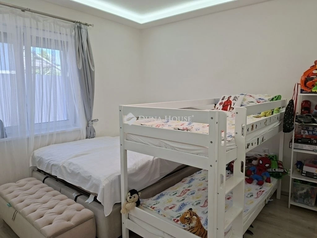 Eladó ház, Budapest 15. ker.