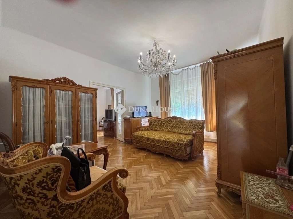 Eladó ház, Budapest 15. ker.