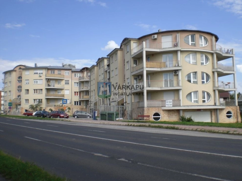 Kiadó téglalakás, Székesfehérvár, Pozsonyi út 2