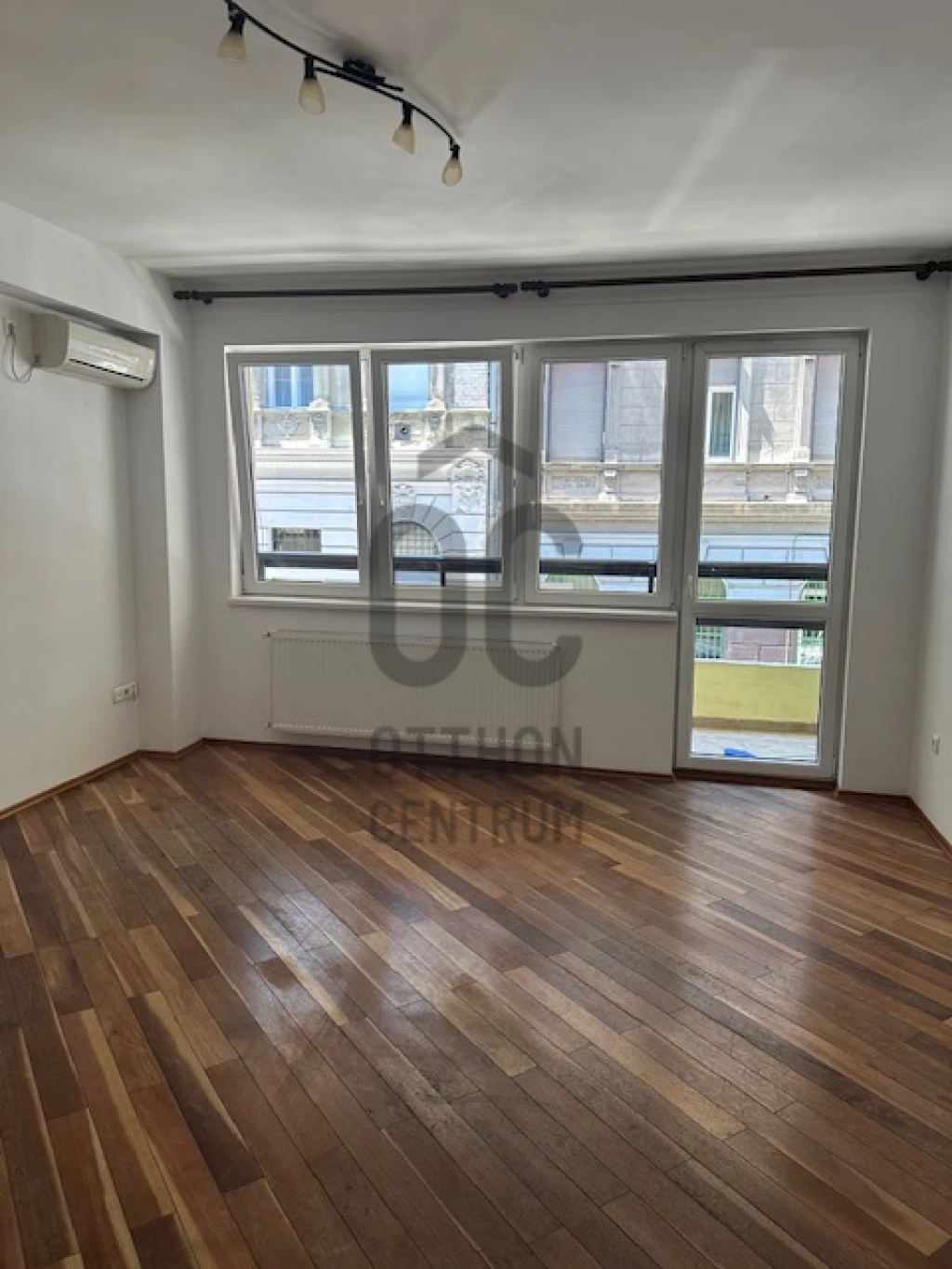 For sale brick flat, Budapest VI. kerület