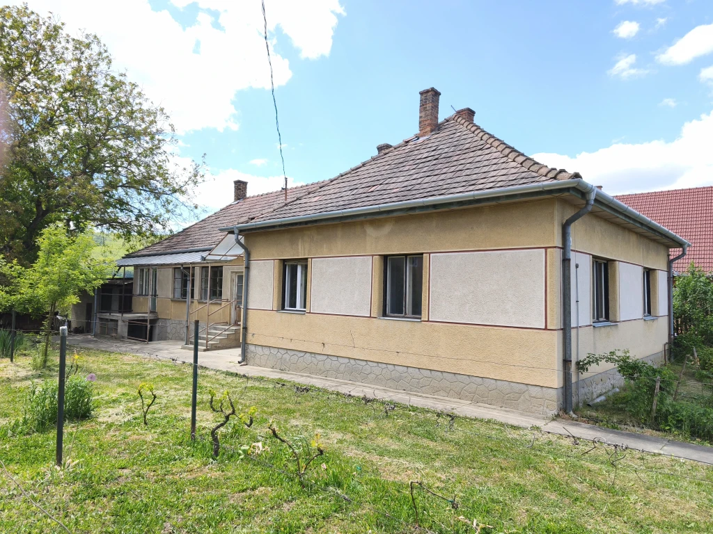 c3-1-name c2-1-name, Csővár, Csővár, Árpád út