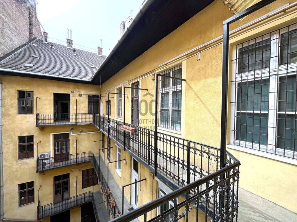 c3-1-name c2-19-name, Budapest V. kerület, Belváros