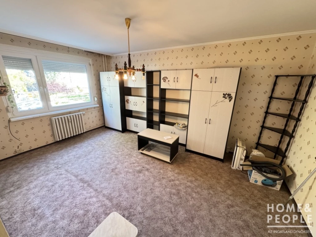 2 szobás panel lakás eladó Szegeden!