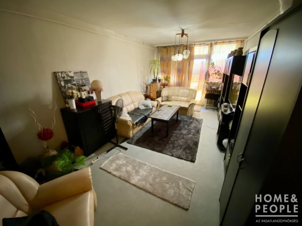 Eladó lakás Algyőn!