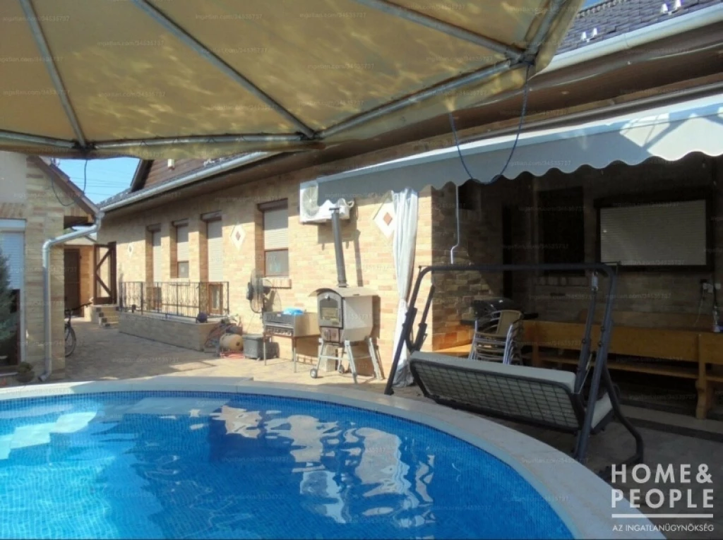 Eladó családi ház, Makó