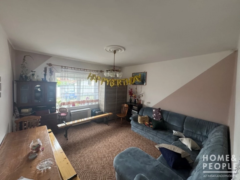 c3-1-name c2-1-name, Kistelek