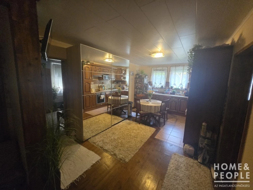 Szeged Petőfitelepen eladó társasházi lakás