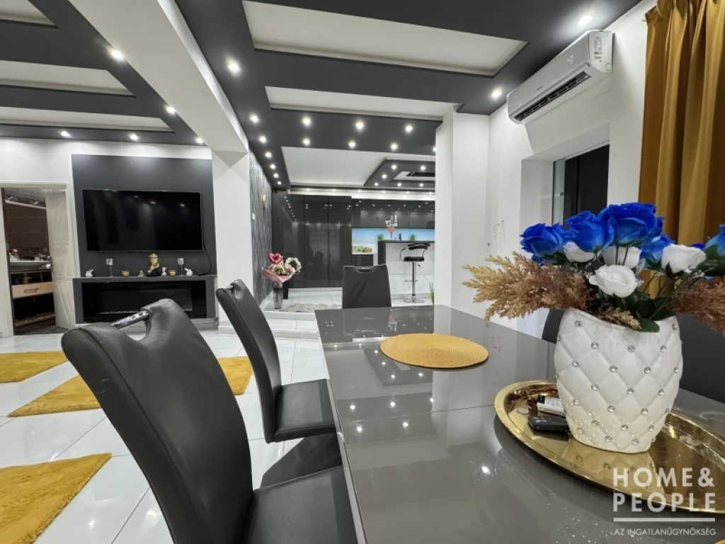 3 szobás, teljesen felújított családi ház eladó Hódmezővásárhelyen!