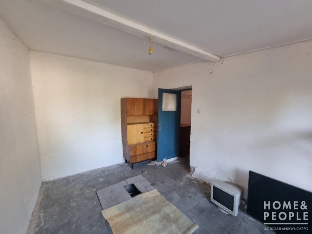 Apátfalván felújítandó ház eladó