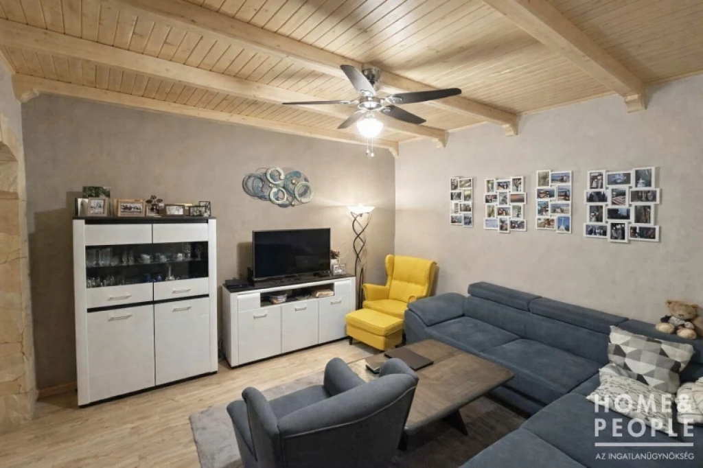 c3-1-name c2-1-name, Kistelek