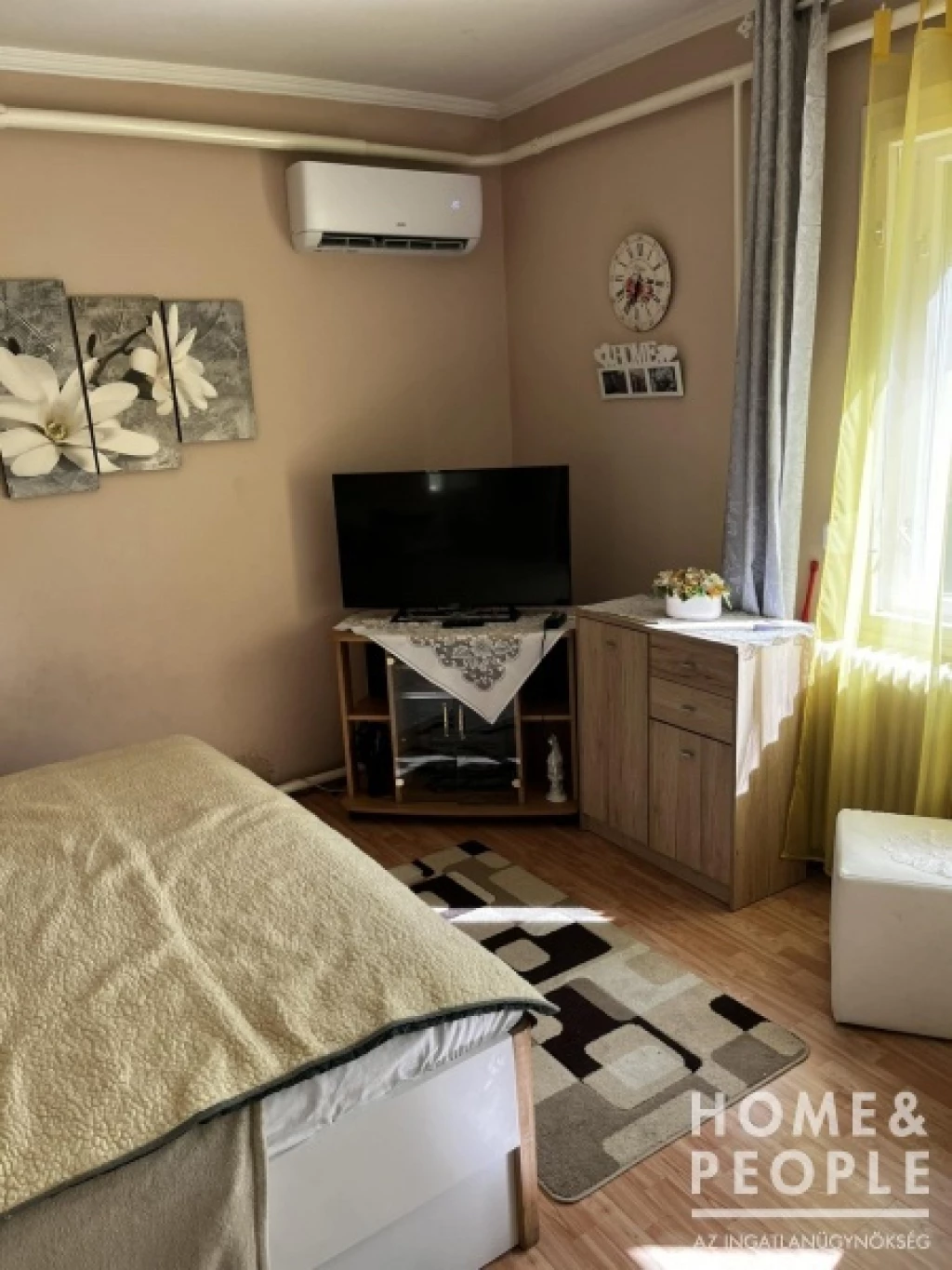 Tápén kétszintes családi ház eladó