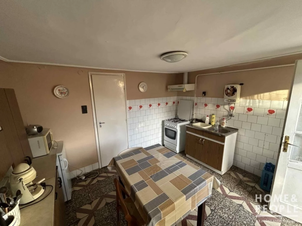 For sale house, Üllés