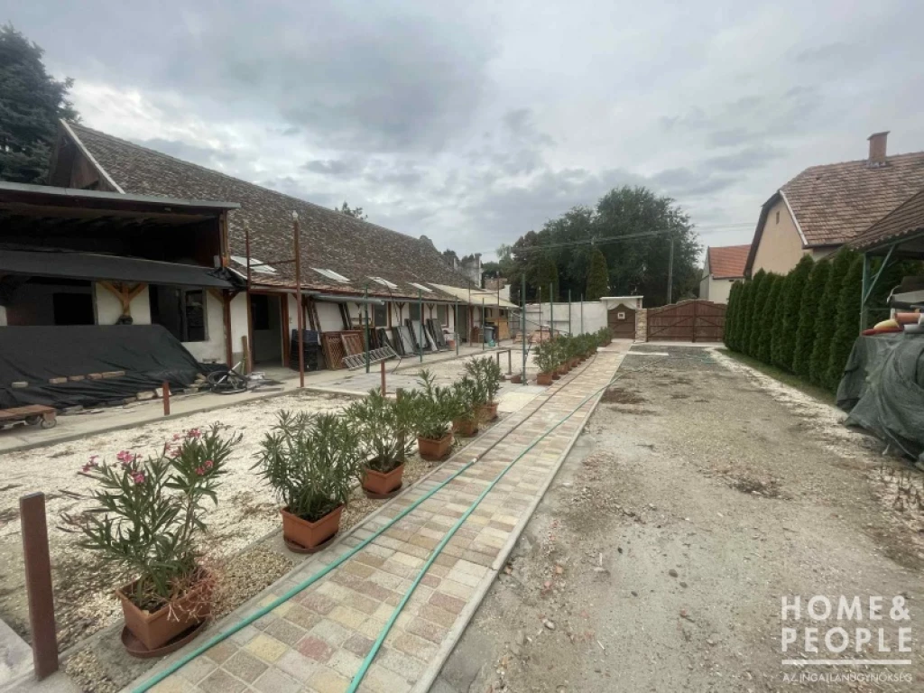 Eladó lehetőségekkel teli ingatlan Földeákon!