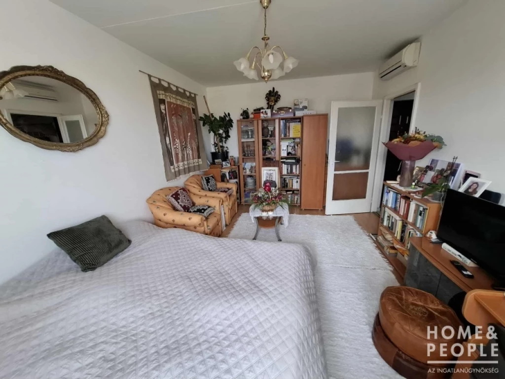 Újszegedi panel lakás eladó a liget közelében!