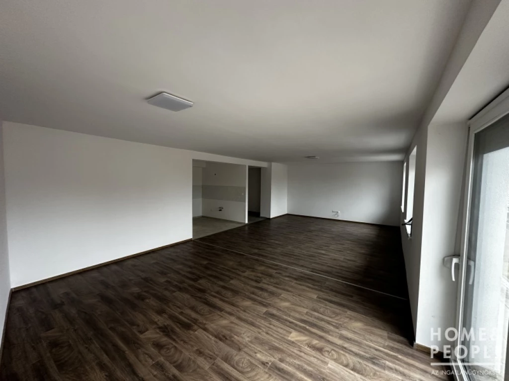 Eladó téglalakás, Szeged, Móraváros