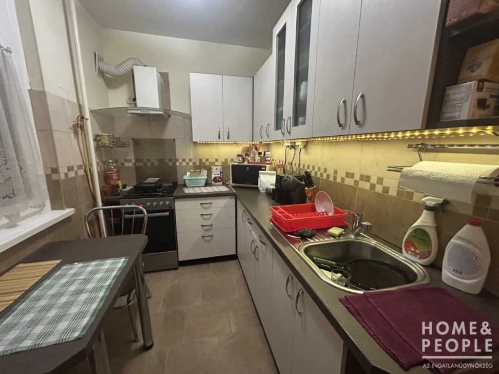 Eladó lakás Makkosháza egyik legjobb helyén !