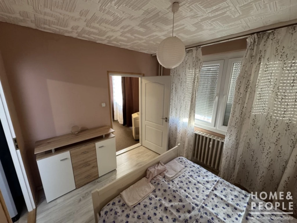 For sale brick flat, Hódmezővásárhely