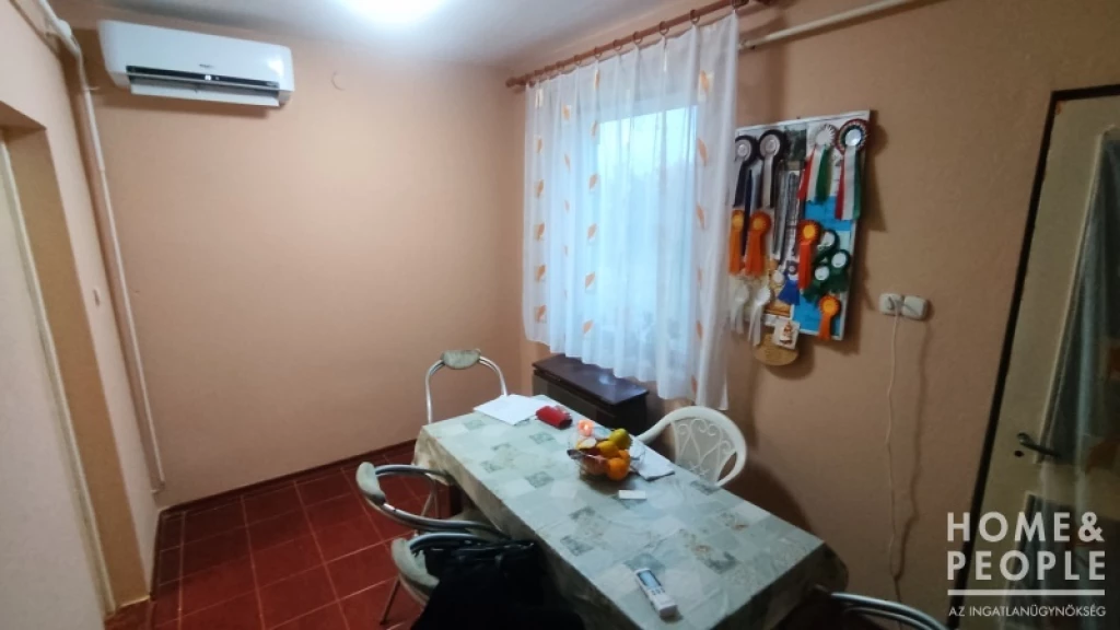 For sale house, Maroslele