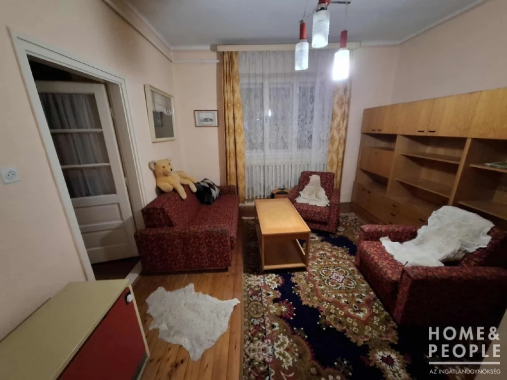 Ásotthalmon kádárkocka eladó!