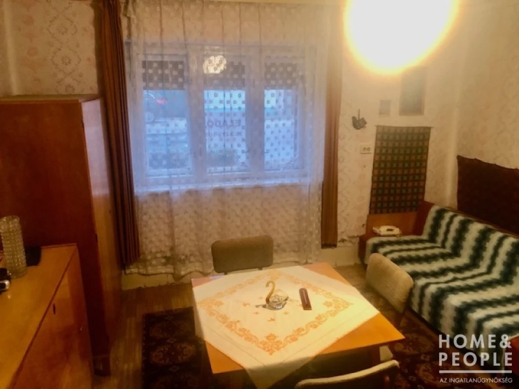 For sale house, Üllés