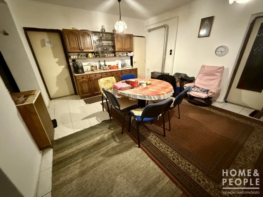 Eladó kétszintes tégla ház Sándorfalván!