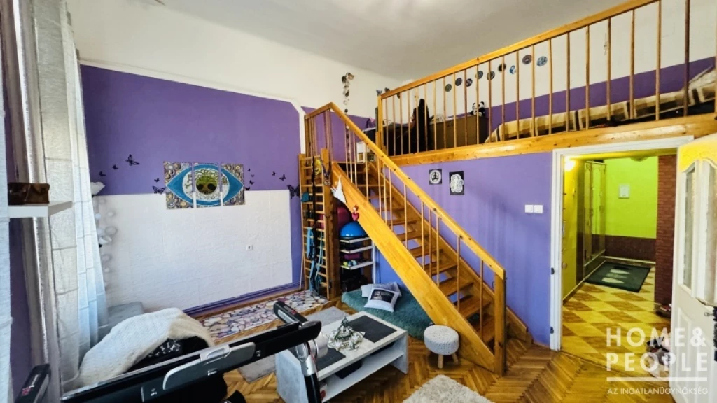 Szeged Széchényi téren lakás eladó!