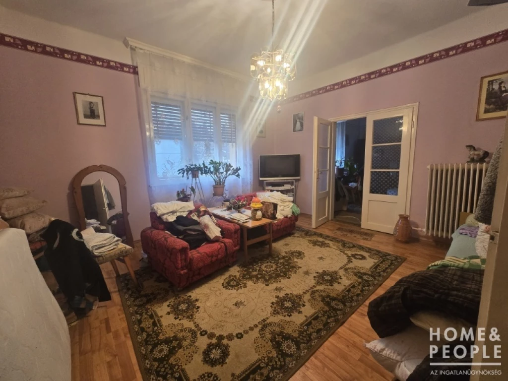 Eladó tégla ház Tarjánban!