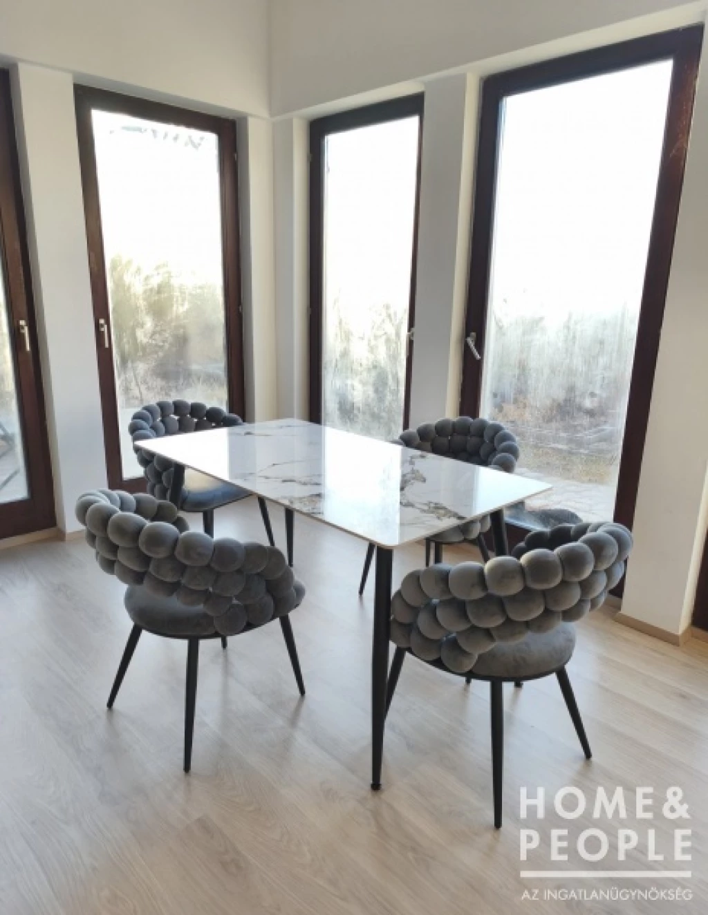 Eladó Felújított ház Kübekházán