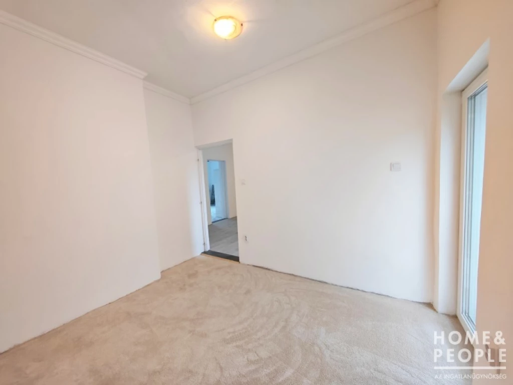 Tápén családi ház eladó