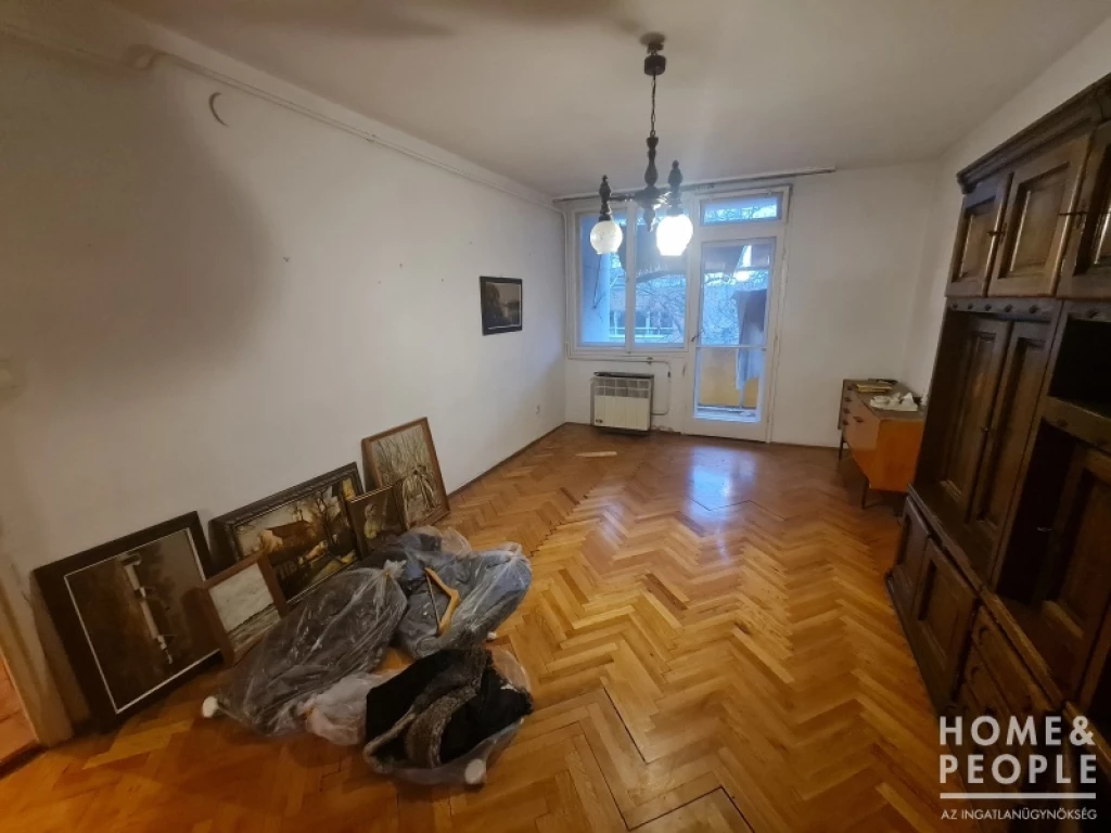 Eladó lakás, a belvárosban!