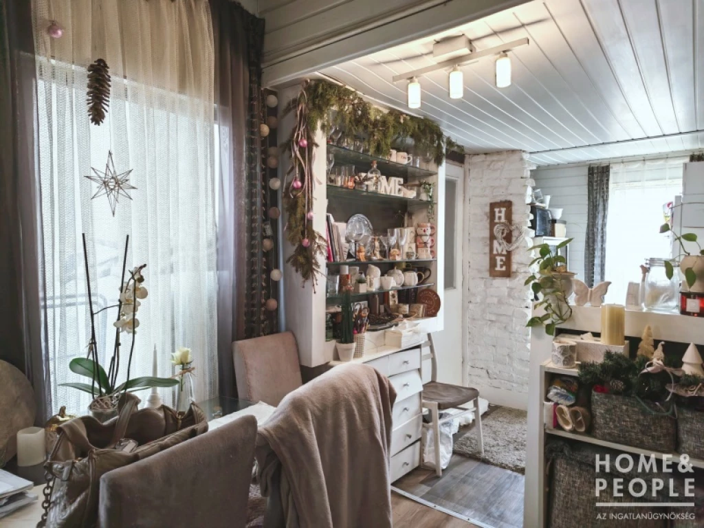 Petőfitelepen családi ház eladó