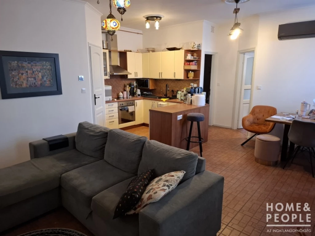 c3-1-name c2-19-name, Szeged, Újszeged