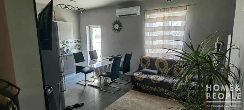 For sale part of a house property, Szeged, Szőreg