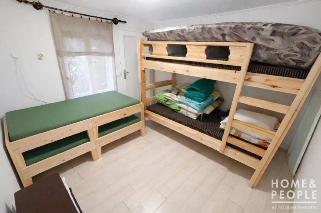 For sale house, Pusztaszer