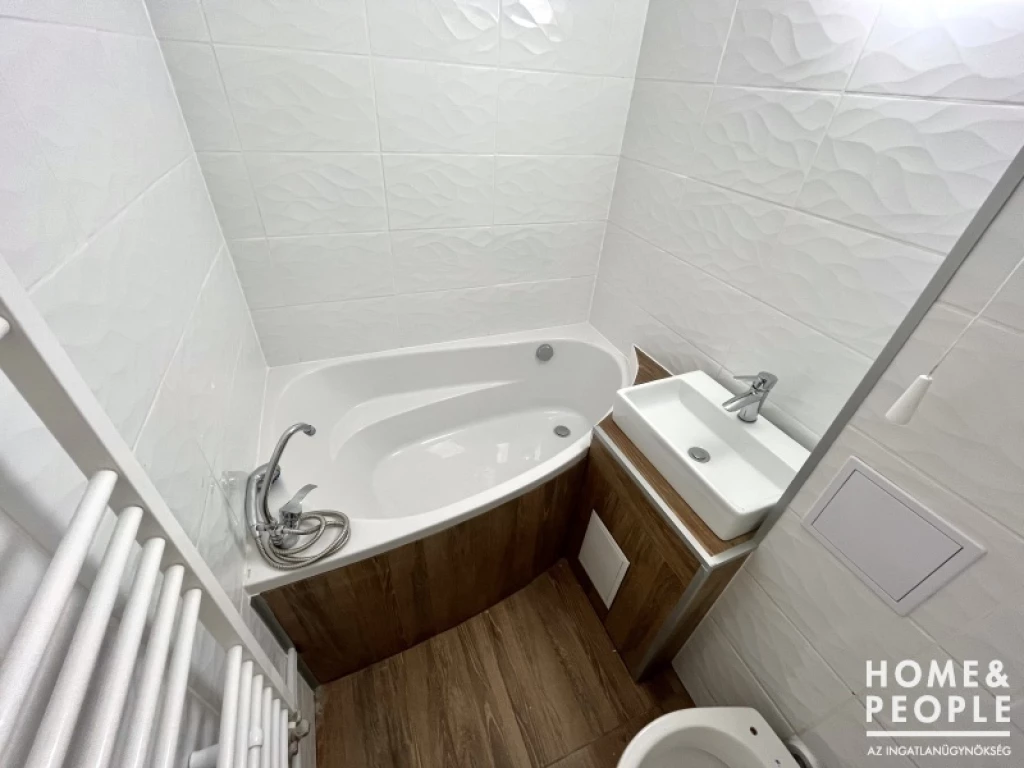 Eladó 4 szobás lakás!