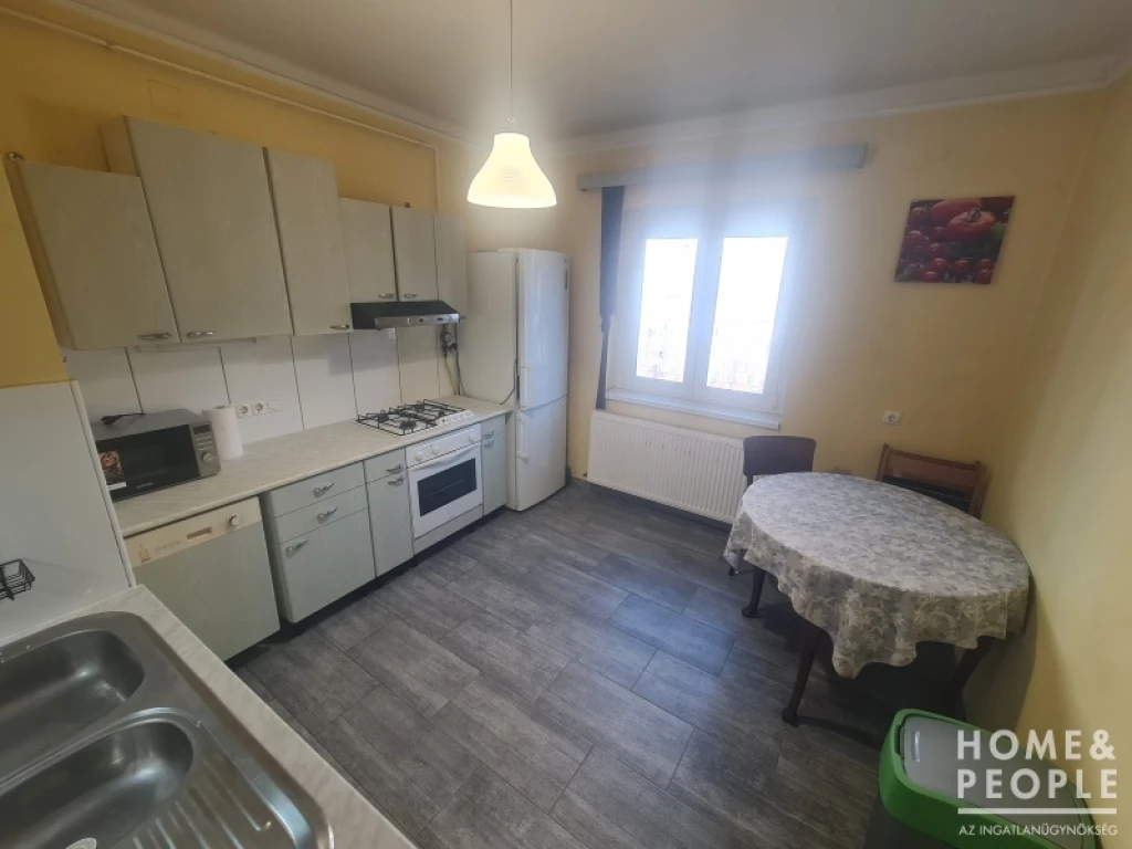 Eladó téglalakás, Szeged, Szeged Belváros