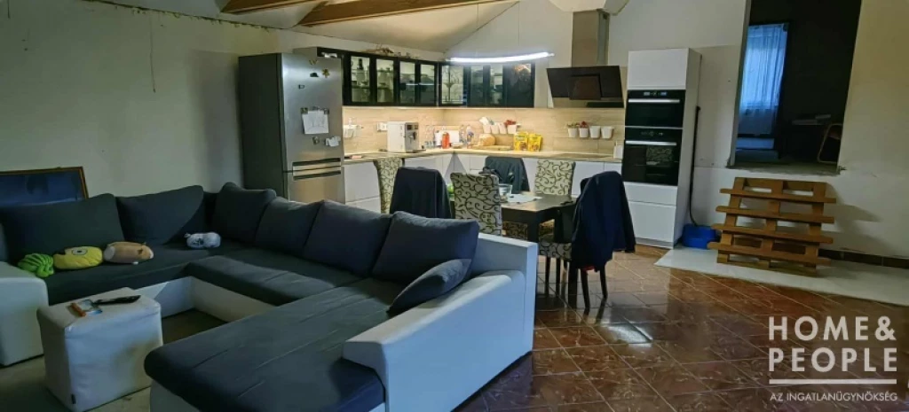 Tiszaszigeten családi ház eladó!