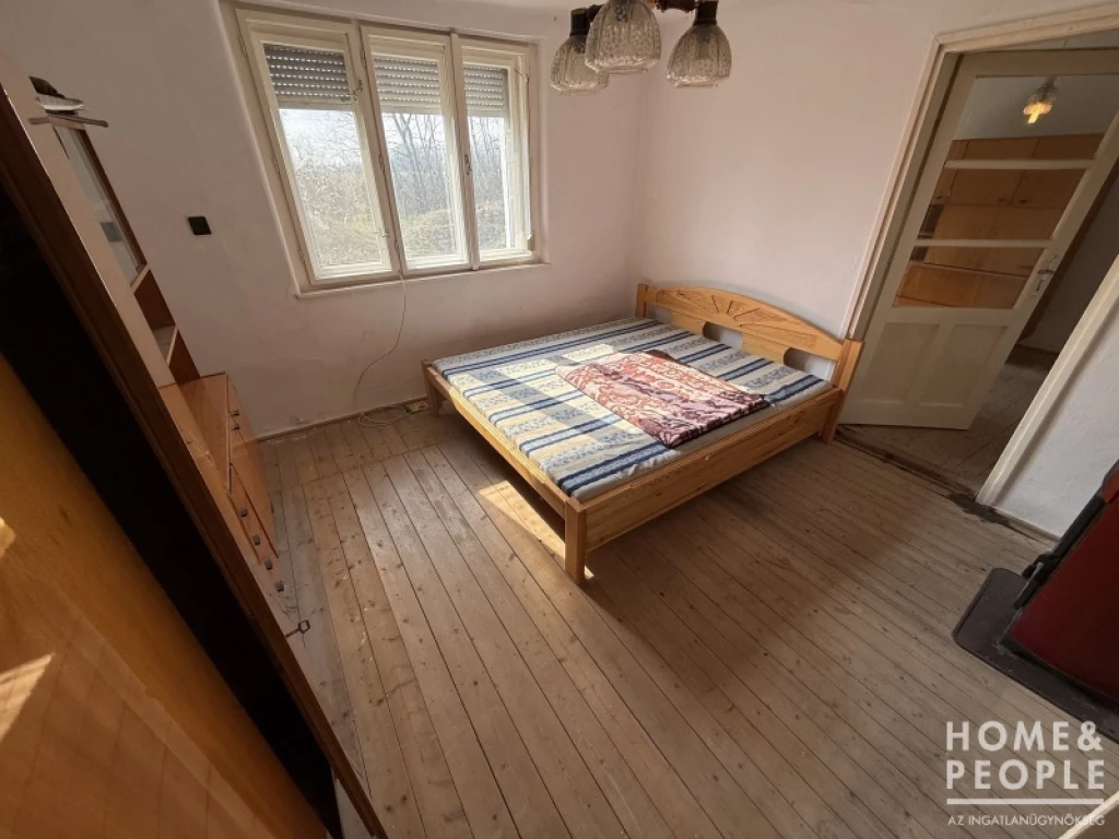 For sale house, Üllés