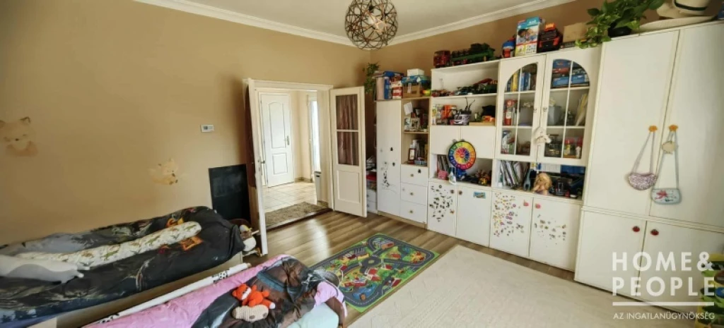 Tiszaszigeten szép családi ház eladó!