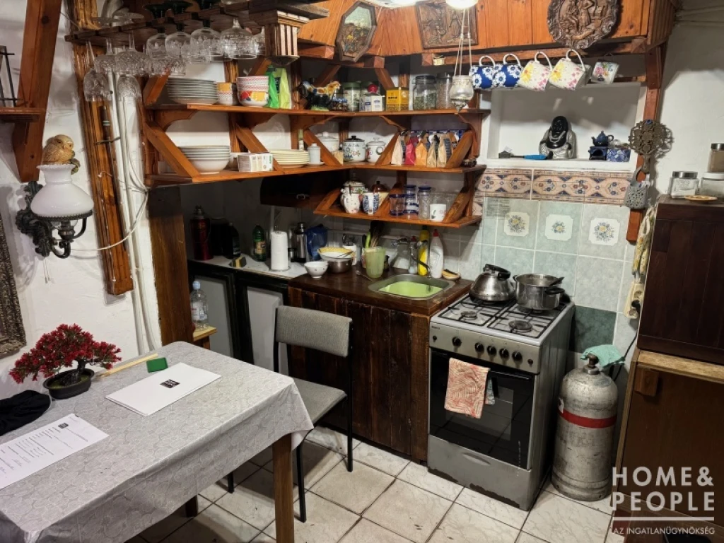 Subasán befejezendő ház eladó