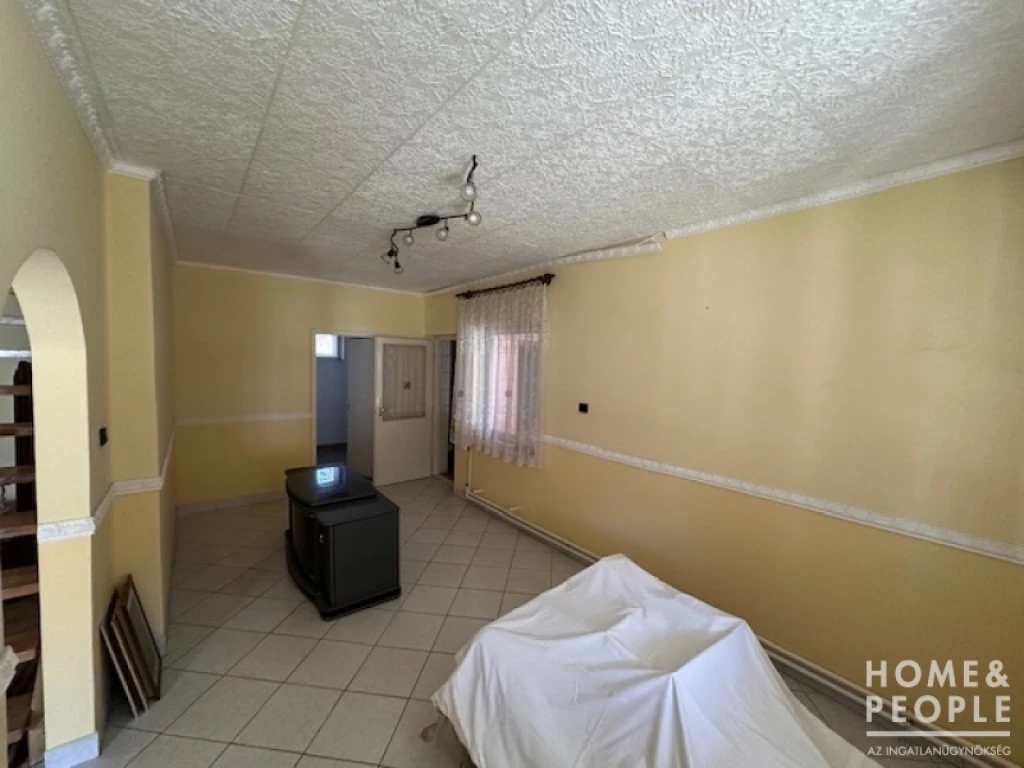 Eladó 5 Szobás Családi Ház Csanyteleken!