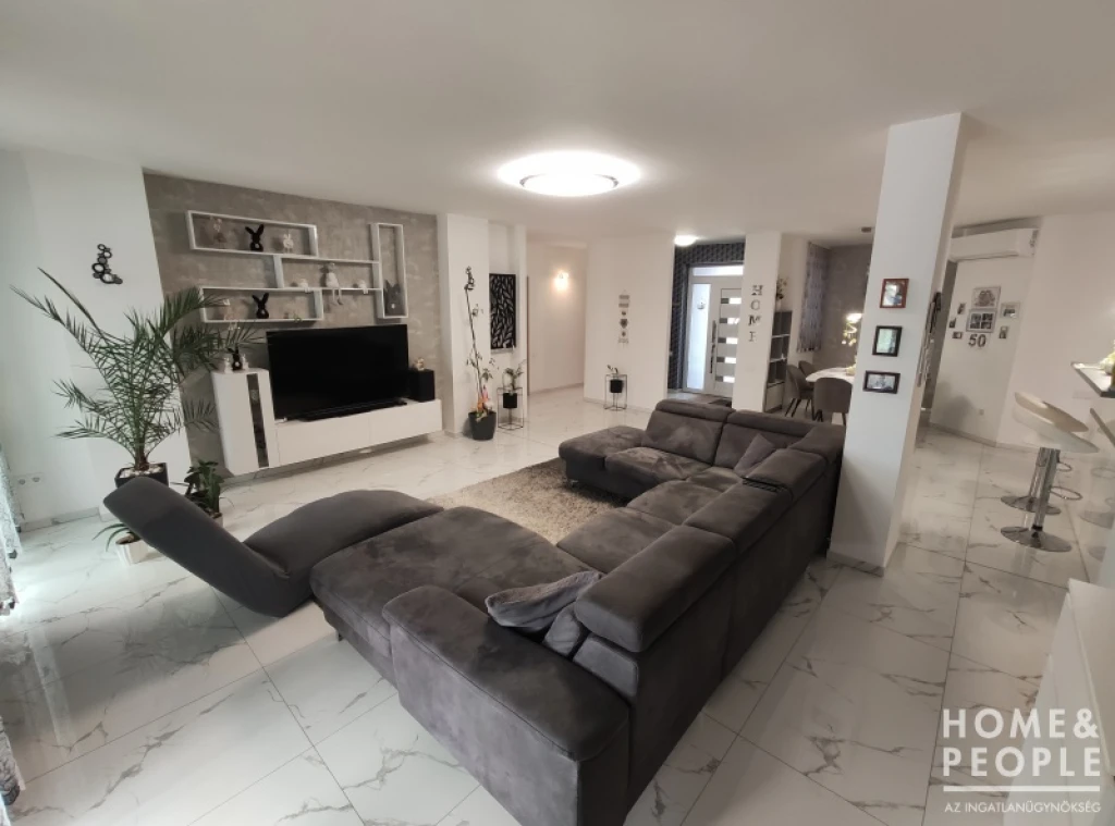 Eladó 6 éve épült ház Röszkén!