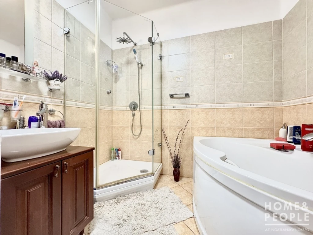 2 szobás,erkélyes tégla lakás eladó Hódmezővásárhelyen!