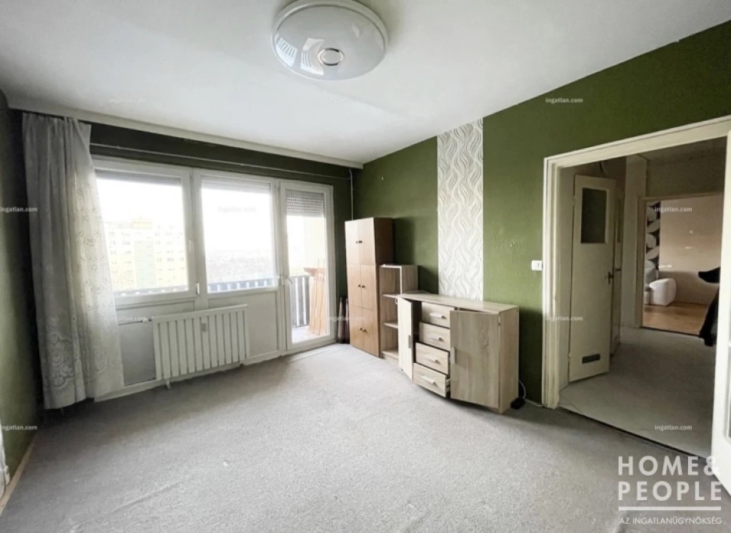 Eladó erkélyes lakás Szeged-Tarjánban!