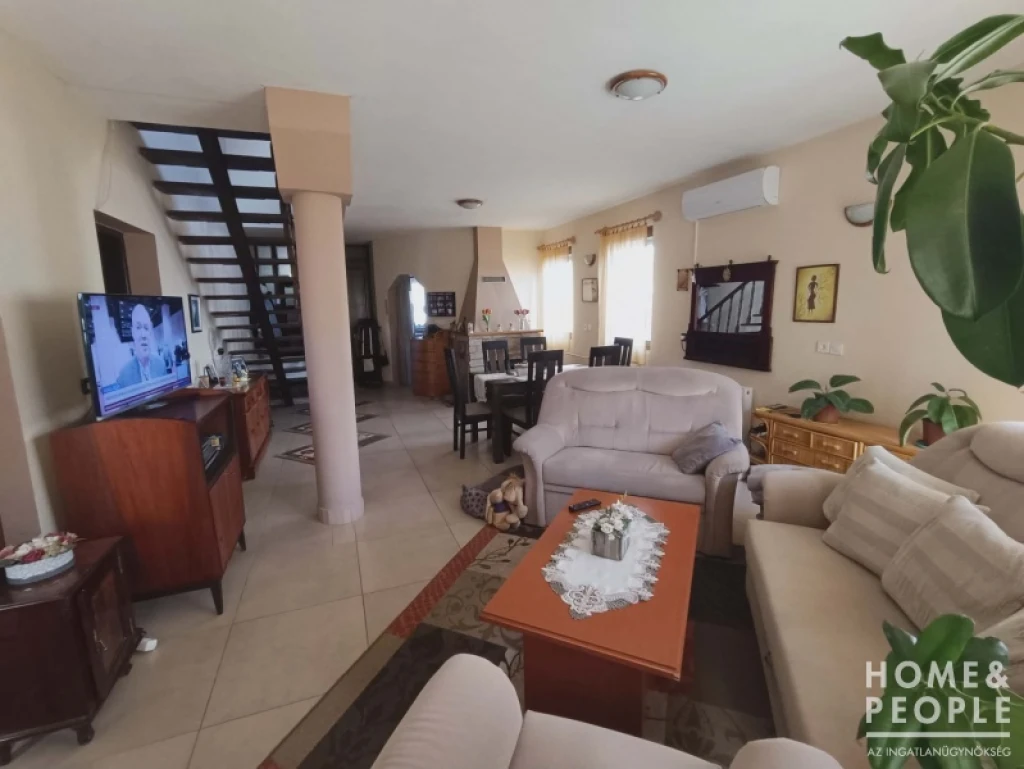 Eladó családi ház, Szeged, Újszeged