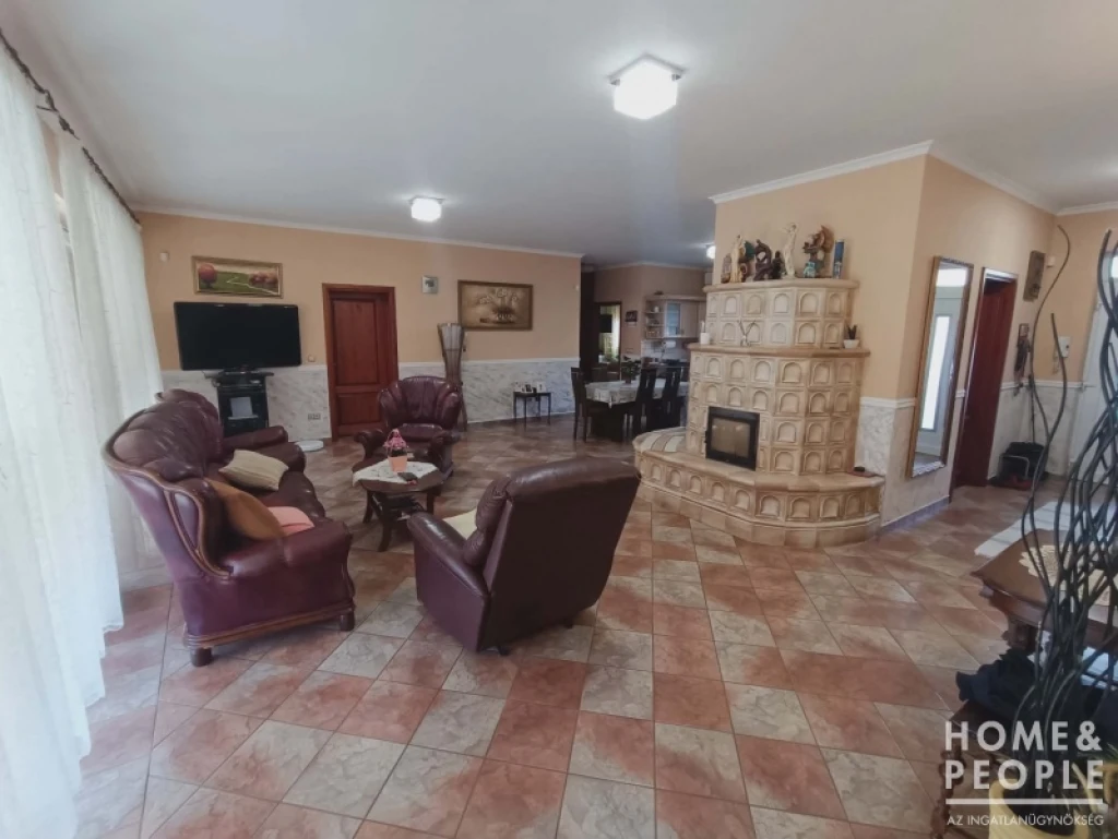 Eladó családi ház, Szeged, Sziksósfürdő