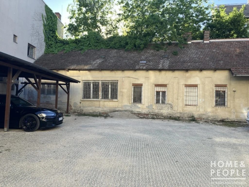 Szeged belvárosában eladó lakás