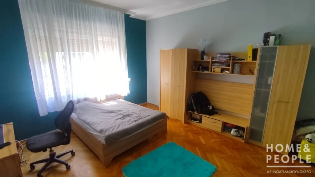2 lakrészes ház eladó Makón