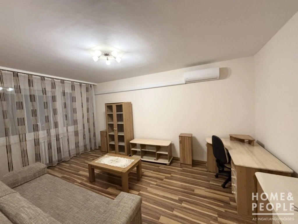 Eladó panel Szeged-Tarjánban!