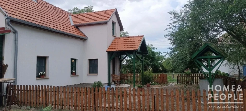 Eladó családi ház, Ásotthalom